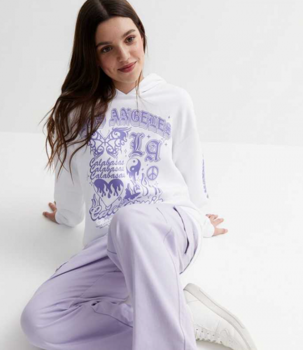 Hoodie dengan desain grafiti